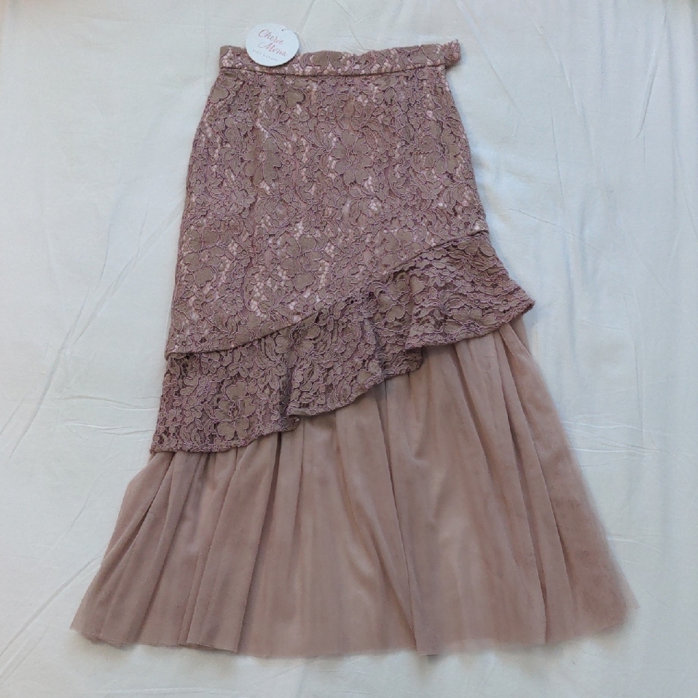 Elegant Lace Layered Skirt in Pink